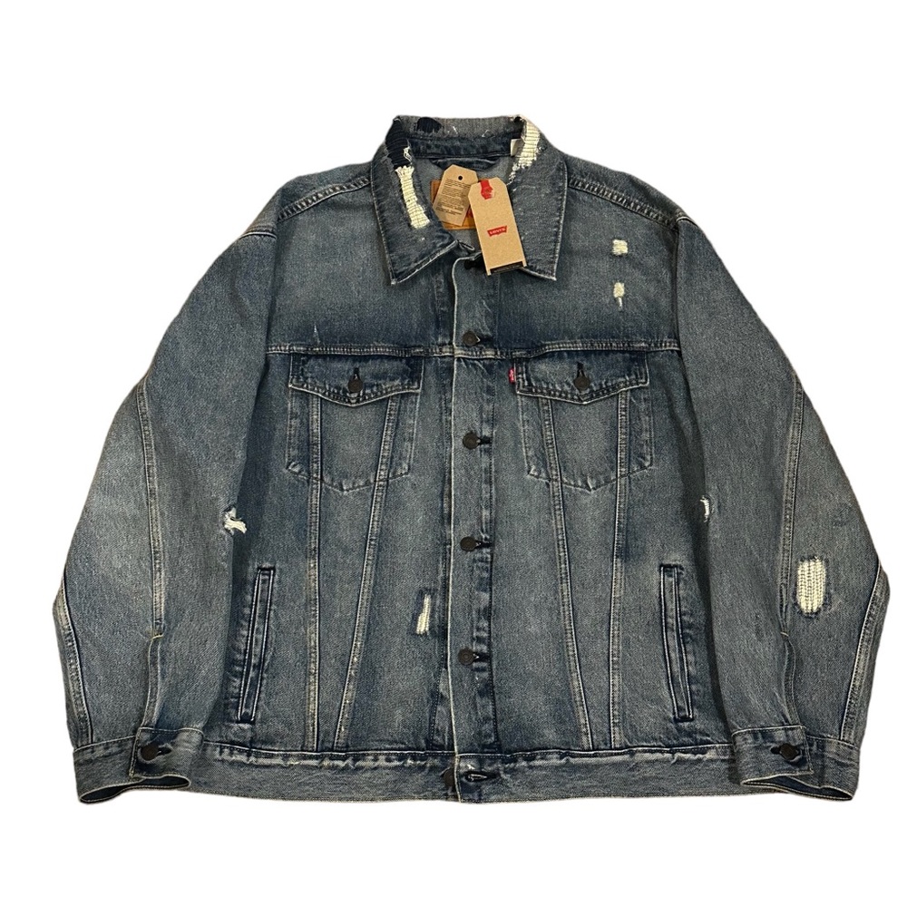 Levi’s Distressed Denim Jacket NWT